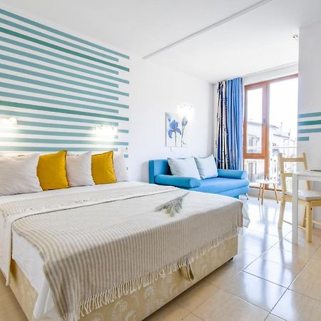 Modern Studios - Meters Away From The Beach เปาโมเรีย ภายนอก รูปภาพ