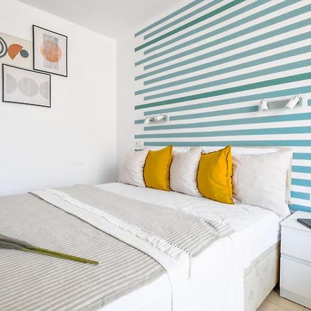 Modern Studios - Meters Away From The Beach เปาโมเรีย ภายนอก รูปภาพ