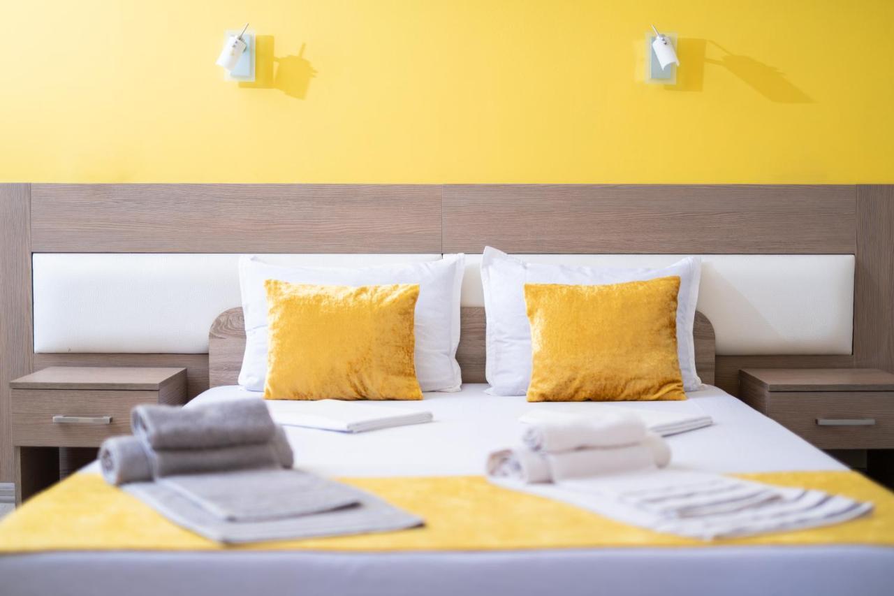 Modern Studios - Meters Away From The Beach เปาโมเรีย ภายนอก รูปภาพ
