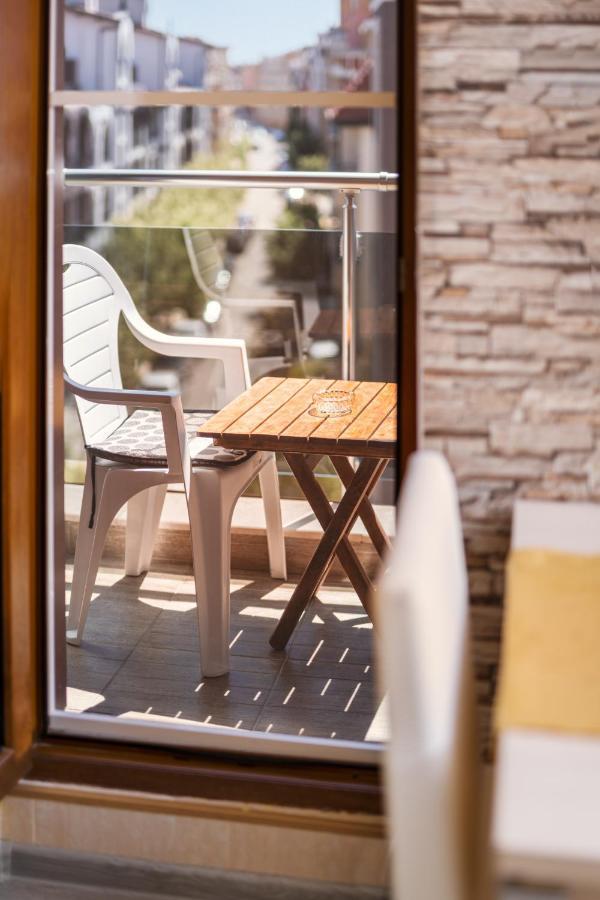 Modern Studios - Meters Away From The Beach เปาโมเรีย ภายนอก รูปภาพ