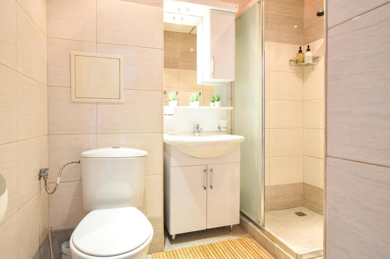 Modern Studios - Meters Away From The Beach เปาโมเรีย ภายนอก รูปภาพ